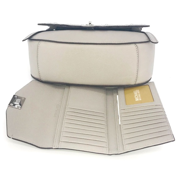 Michael Kors Cassie Large TH Satchel Wallet Set - Picture 5 of 8